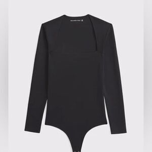 Abercrombie & Fitch The A&F Ava Long-Sleeve Sculpt Matte
Bodysuit